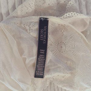 Bundle Victoria Secret lingerie bottoms (see pics)